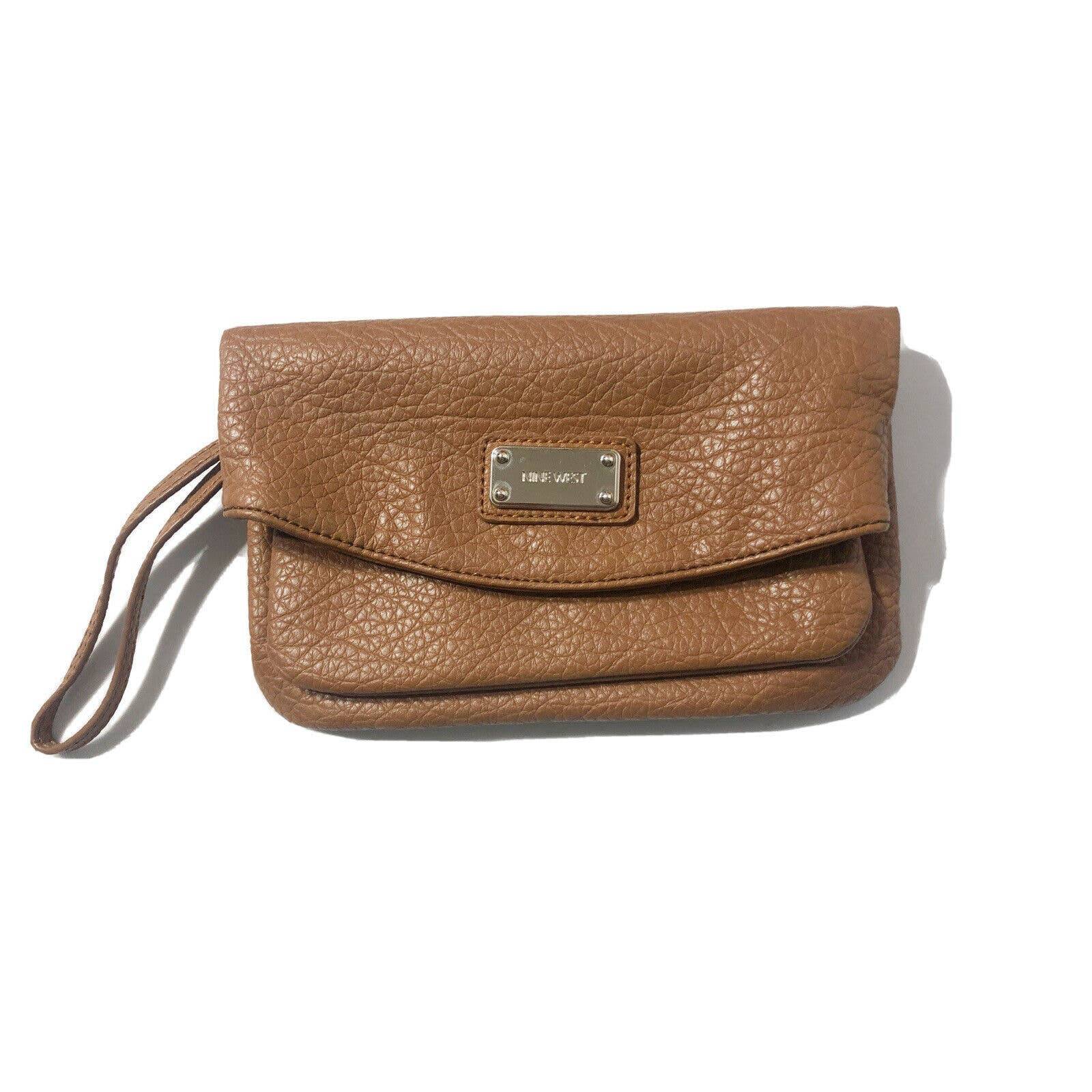 Nine West Bermuda Green Double Zip Crossbody Bag Wristlet $49 Nine West Bermuda Green Double Zip Crossbody Bag Wristlet $49